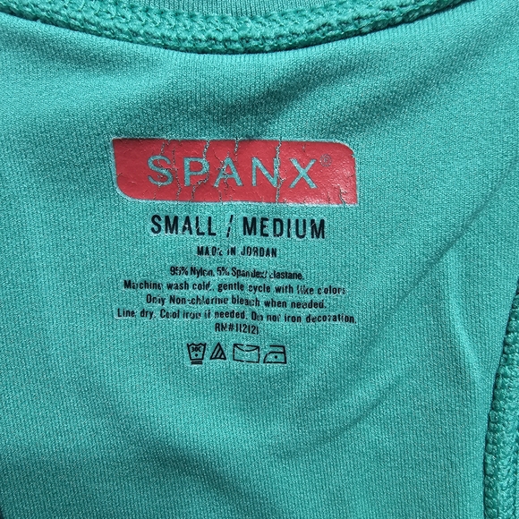 SPANX Racerback Ribbed Green Tank Top Stretch Shelf Bra Women’s Size S/M. - Picture 3 of 6
